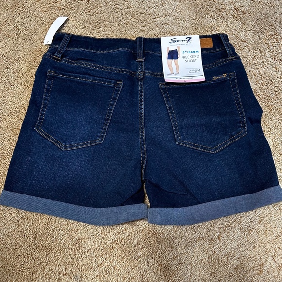 NWT Seven 5” Weekend Short Size 6 - Picture 2 of 5